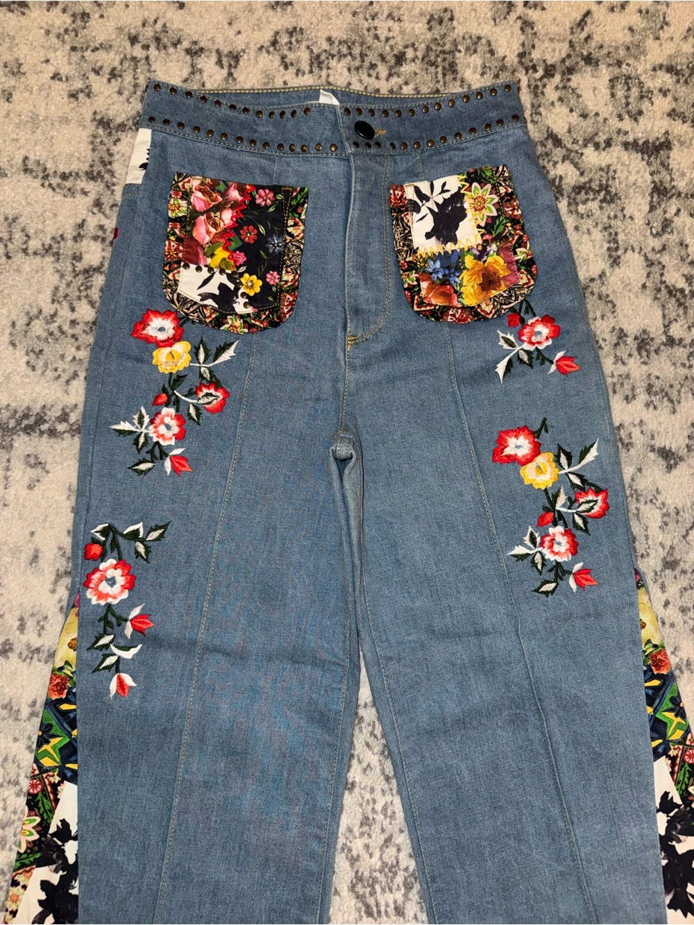 Alice + Olivia High-Waist Flared-Leg Jeans with Floral Embroidery - Picture 3 of 5